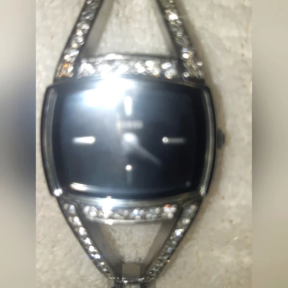 🆕️Vtg🎀❔️Guess❔️🎀 Classy Ladies Rhinestone Watch⌚️ - Picture 2 of 5